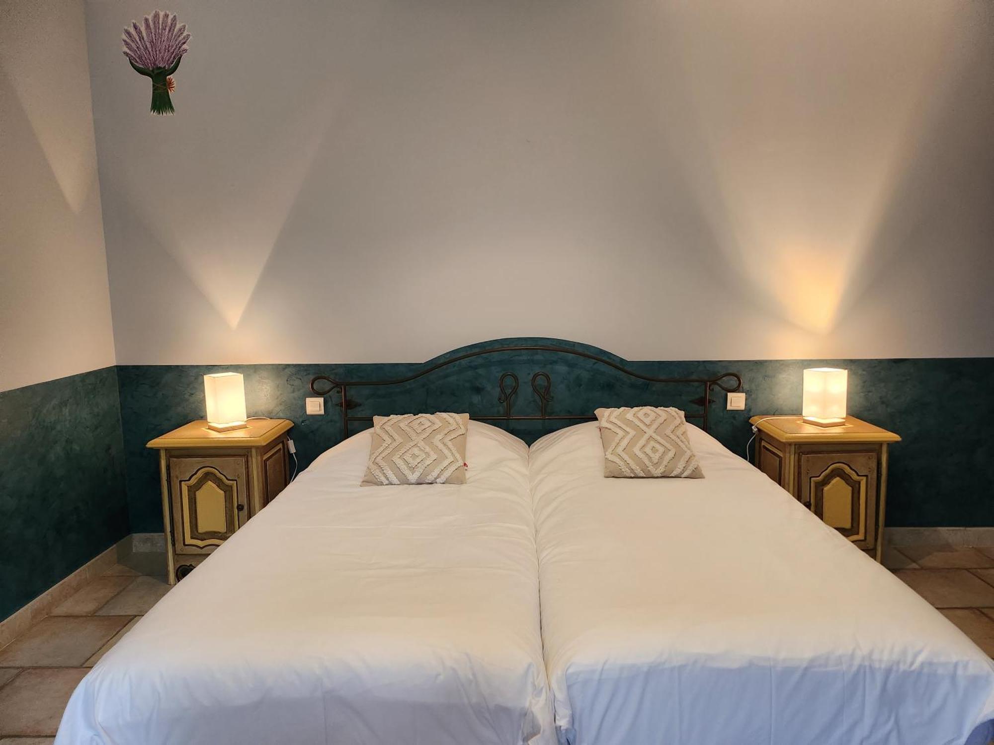Domaine Les Gendalis Bed & Breakfast Saint-Saturnin-les-Avignon Luaran gambar