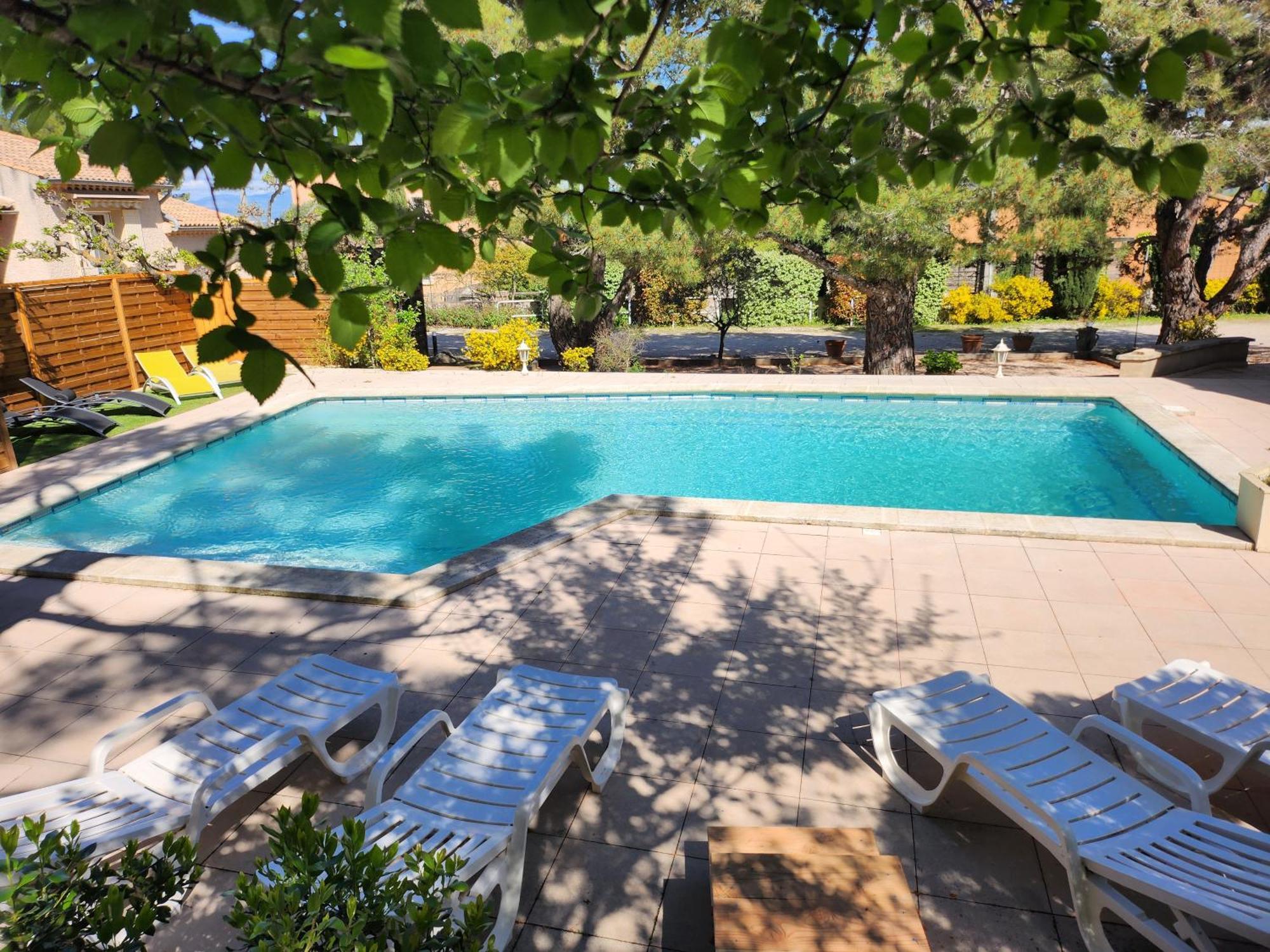 Domaine Les Gendalis Bed & Breakfast Saint-Saturnin-les-Avignon Luaran gambar