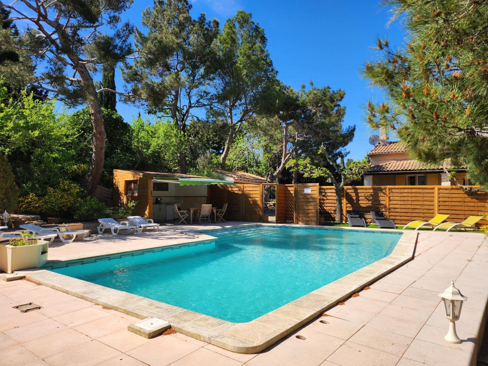 Domaine Les Gendalis Bed & Breakfast Saint-Saturnin-les-Avignon Luaran gambar