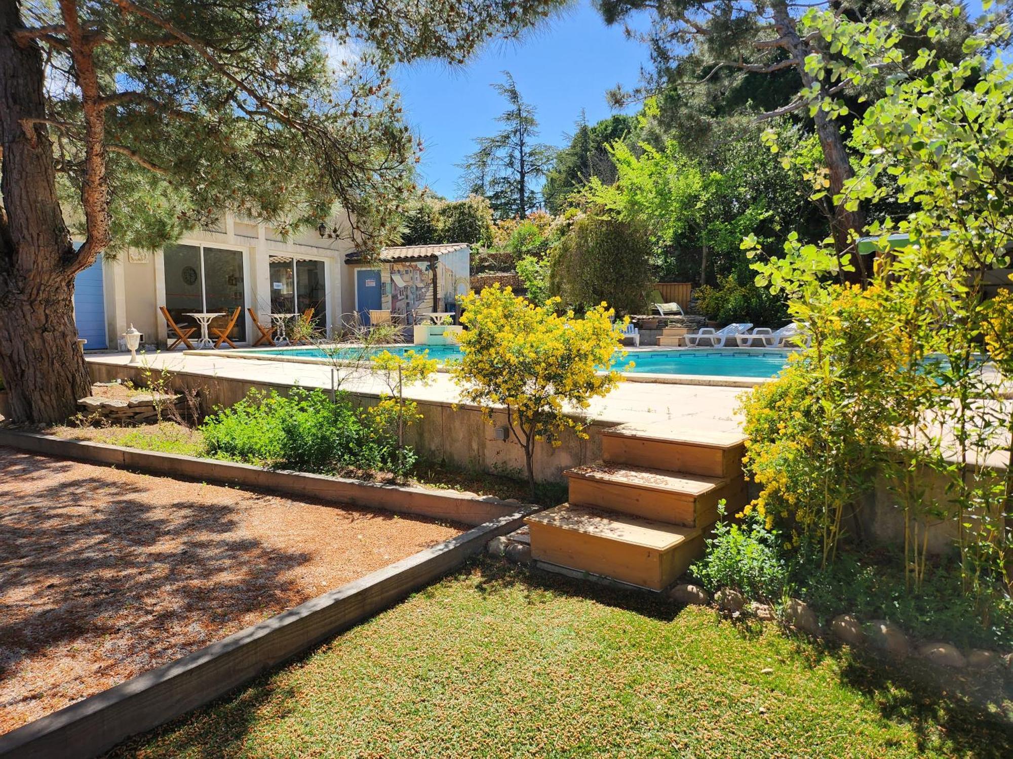 Domaine Les Gendalis Bed & Breakfast Saint-Saturnin-les-Avignon Luaran gambar