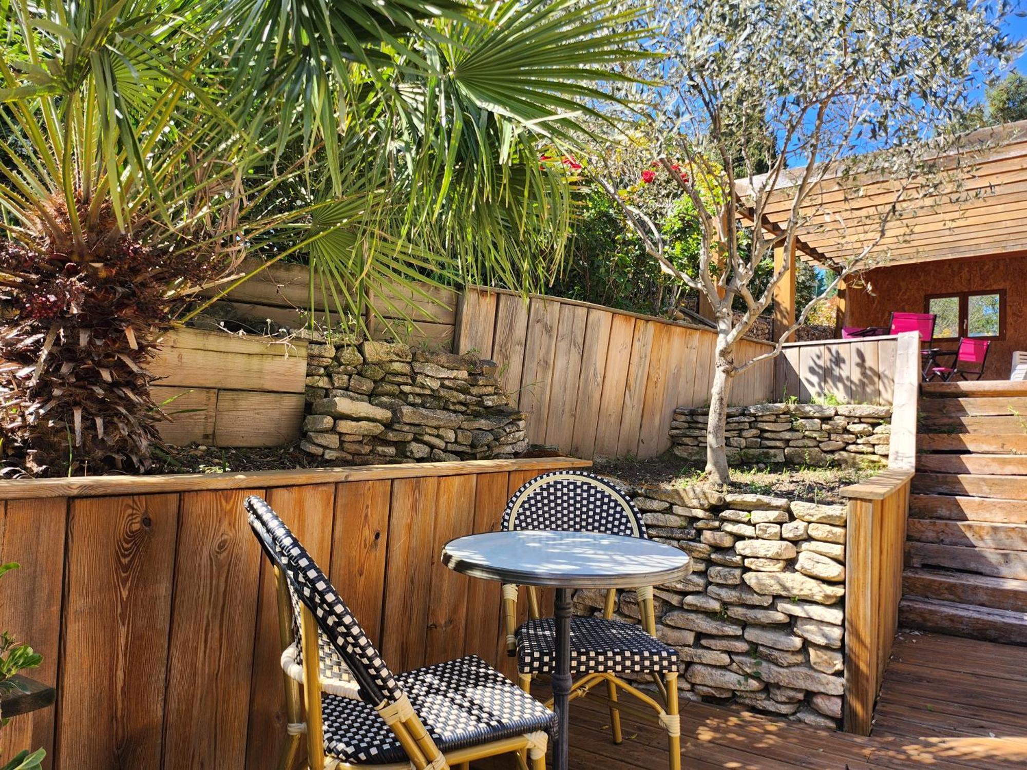 Domaine Les Gendalis Bed & Breakfast Saint-Saturnin-les-Avignon Luaran gambar