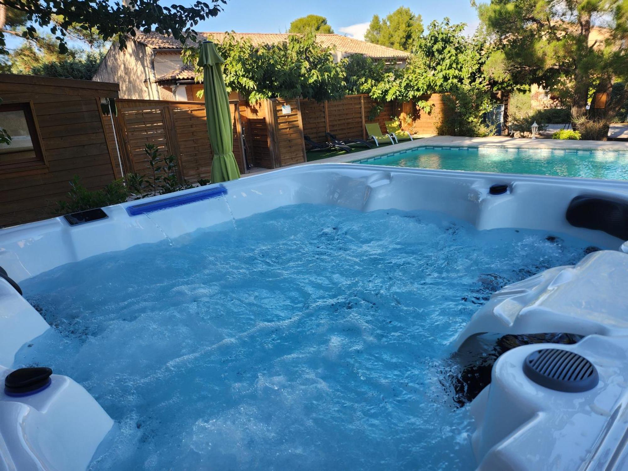 Domaine Les Gendalis Bed & Breakfast Saint-Saturnin-les-Avignon Luaran gambar