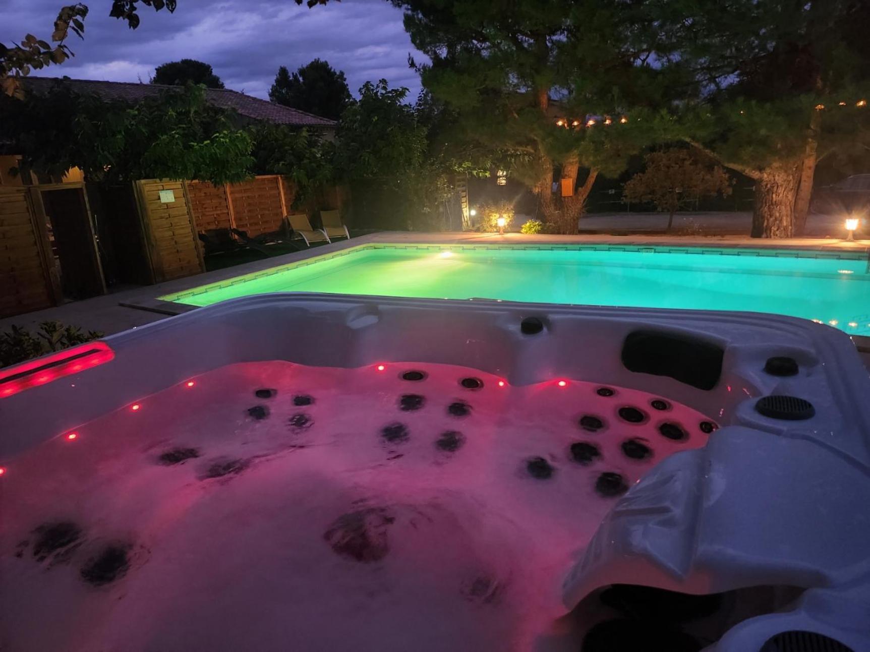 Domaine Les Gendalis Bed & Breakfast Saint-Saturnin-les-Avignon Luaran gambar