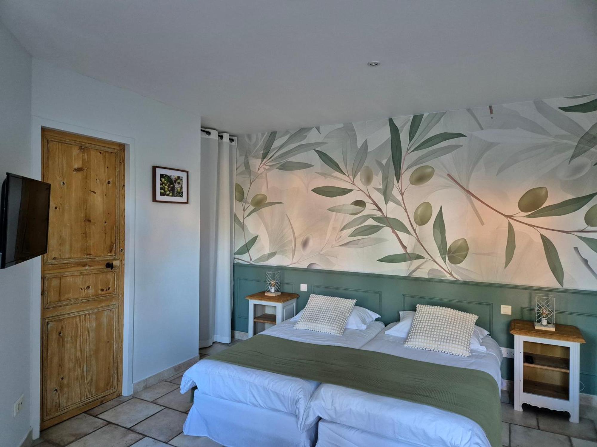 Domaine Les Gendalis Bed & Breakfast Saint-Saturnin-les-Avignon Luaran gambar